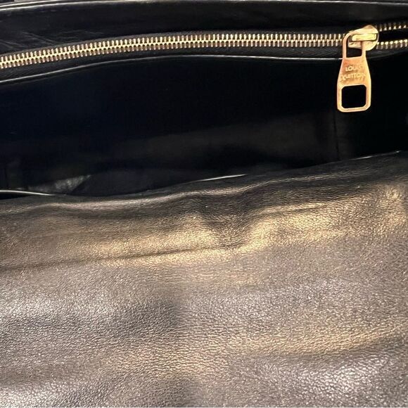 Louis Vuitton
Malletage Pochette Flap Bag - Picture 8 of 12